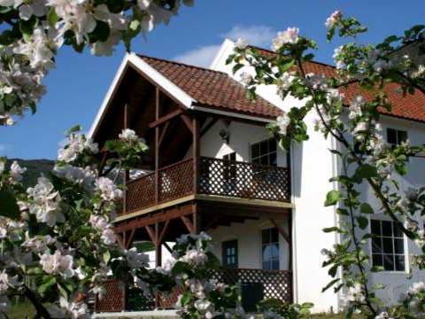 ciderhuset ciderhouse local food tasting traditional